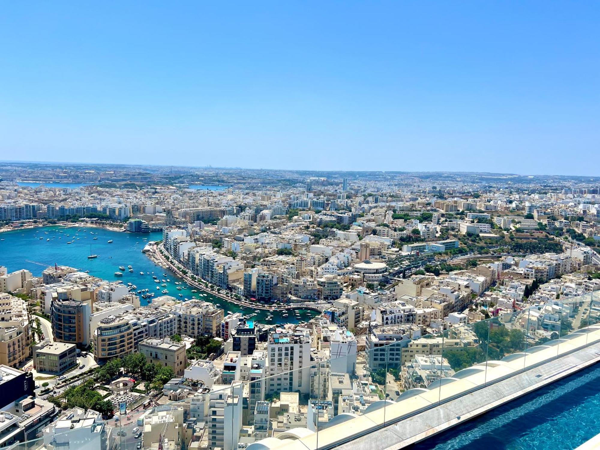 Mercury Tower Superb 1br With Rooftop Pool By Arcobnb