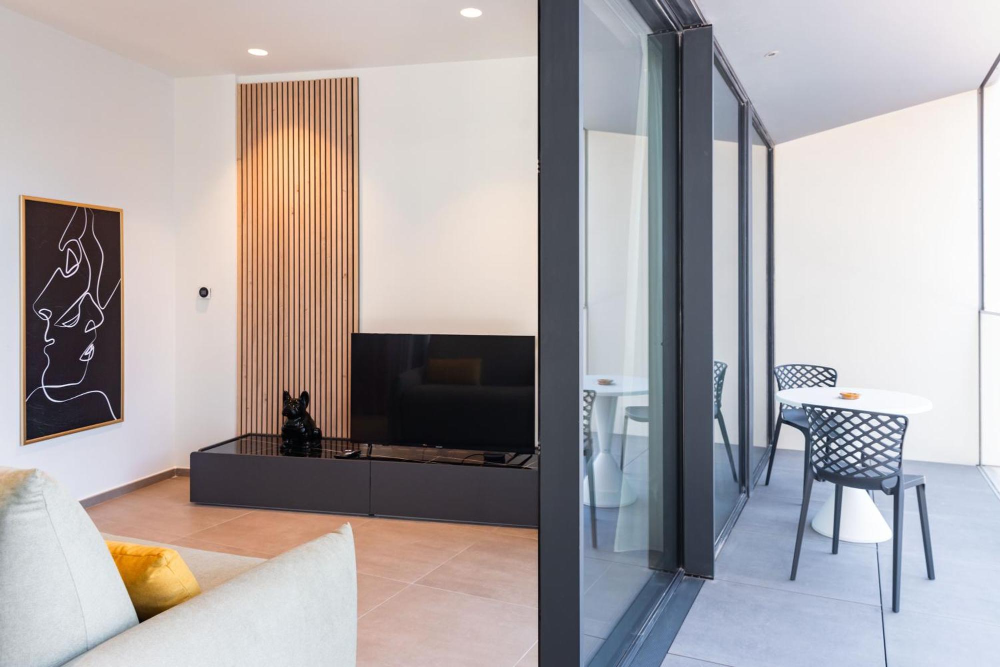 Mercury Tower Superb 1br With Rooftop Pool By Arcobnb Apartment
