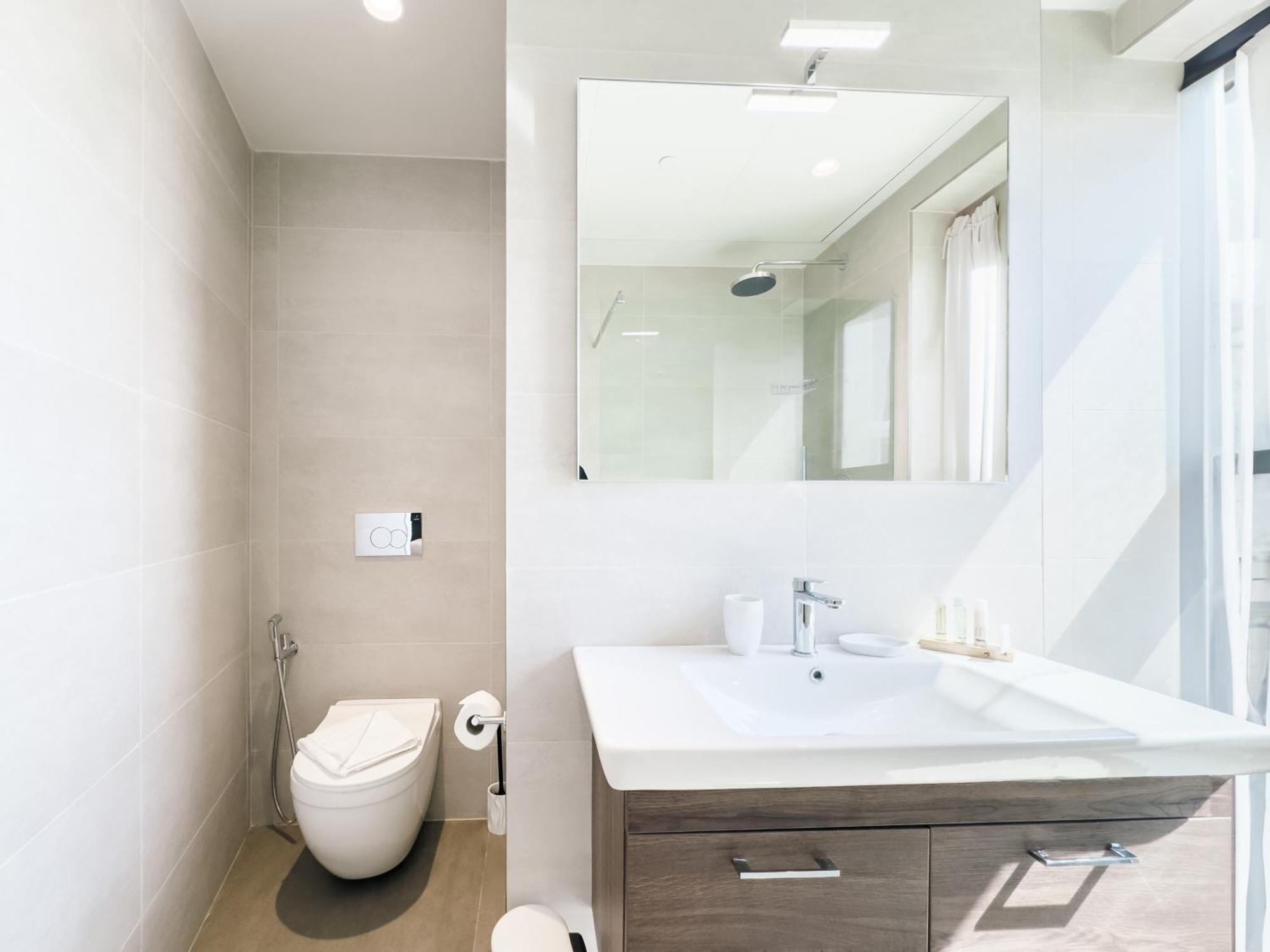 Mercury Tower Superb 1br With Rooftop Pool By Arcobnb Apartment